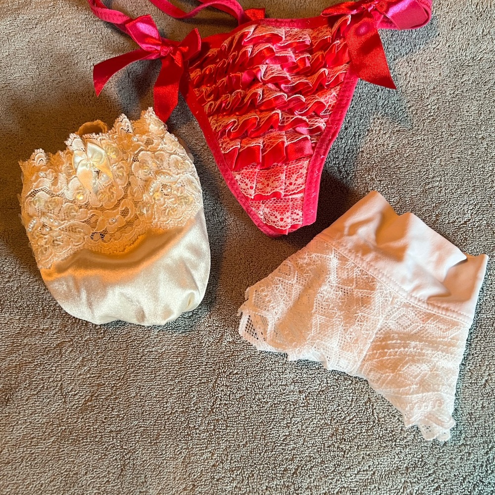 Thong bundle of panties